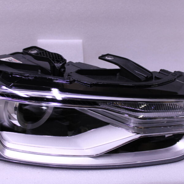 AUDI Q5 HEADLIGHT WITH GAS DISCHARGE LAMP RIGHT 8RD941006A