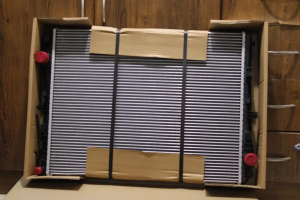 Mercedes Benz E Glc Front Radiator 0995001803