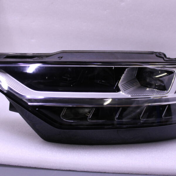 AUDI A8 HELLA HEADLIGHT LEFT 4N0941035