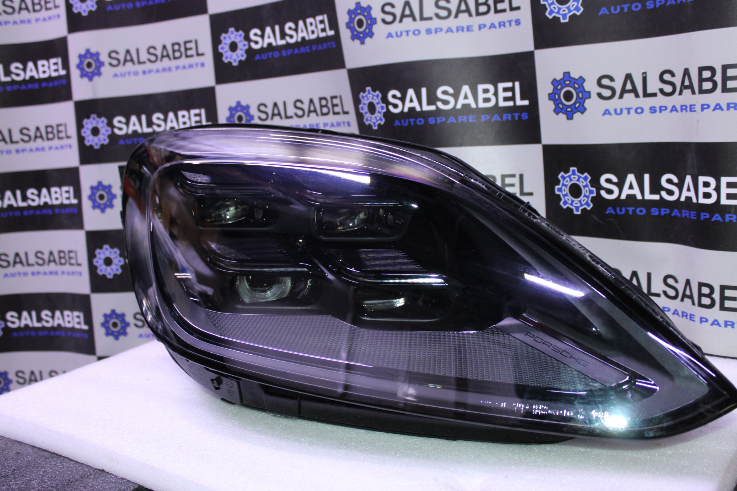 Porsche Cayenne Headlight Led Right Side 9Y0941754J Porsche Cayenne Headlight Led Right Side 9Y0941754J