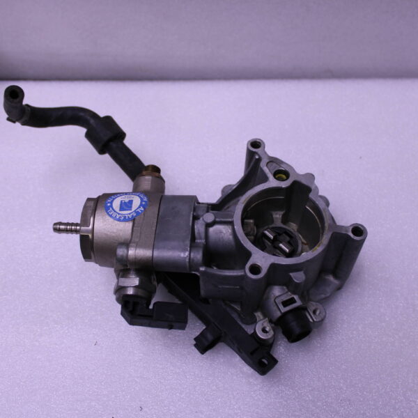AUDI A1 2015 VACUUM PUMP 06L145100B