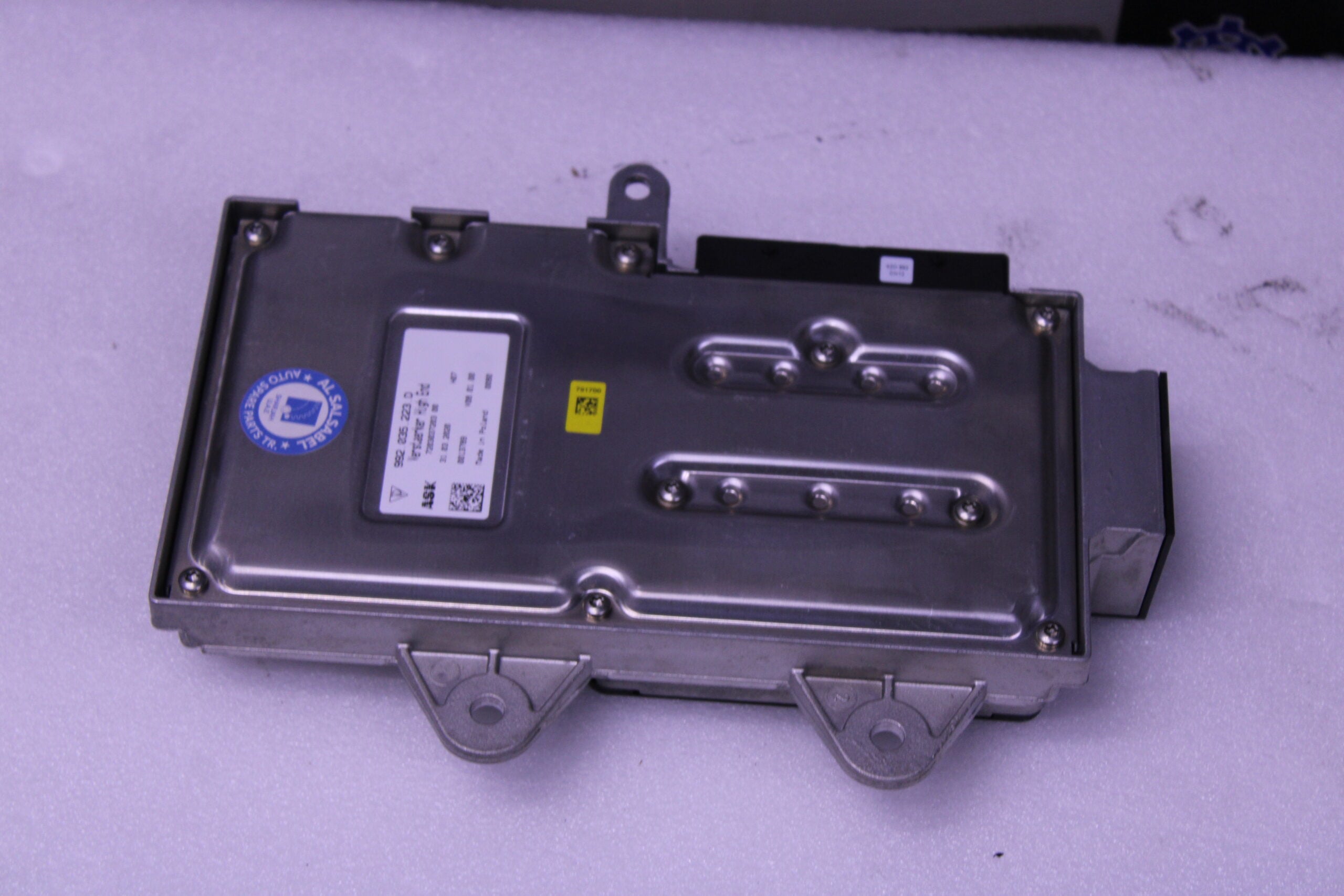 Porsche 911 Carrera 992 Turbo S Amplifier 992035223D Porsche 911 Carrera 992 Turbo S Amplifier 992035223D