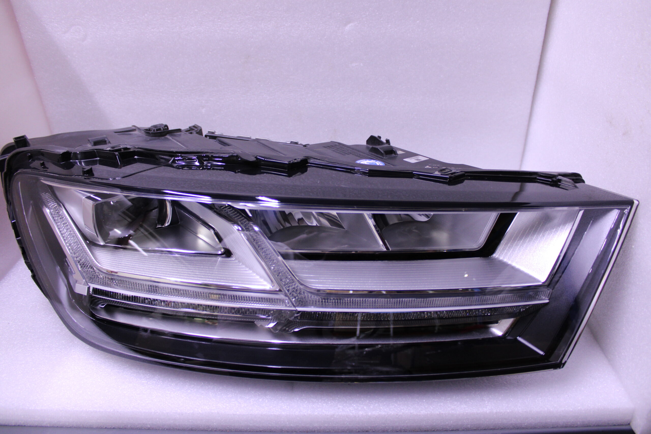 Audi Q7 Sq7 Full Led Headlight Rh Passenger All Tabs 4M0941034 Audi Q7 Sq7 Full Led Headlight Rh Passenger All Tabs 4M0941034