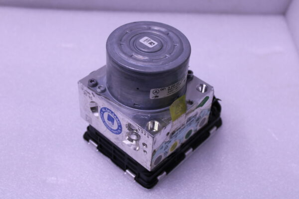 Mercedes C Class W205 Abs Pump A2539011600