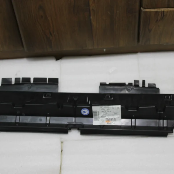 Audi Q7 radiator with fan ring air guide 4M0121285BH