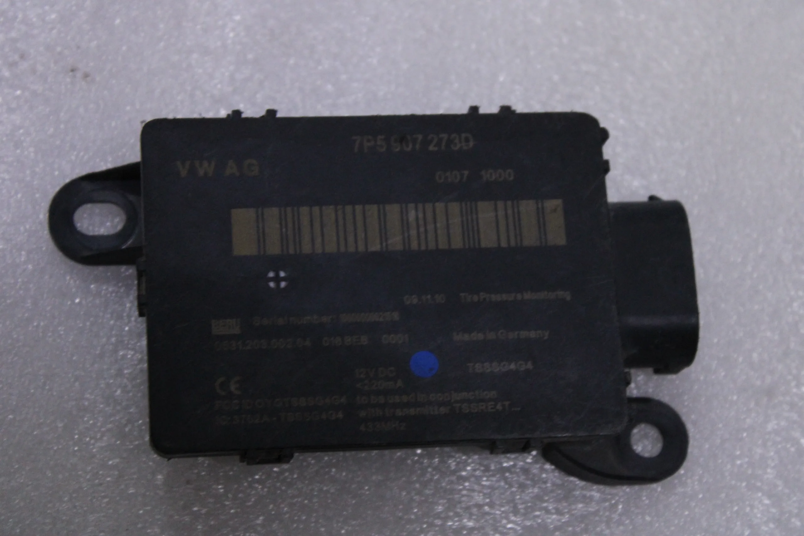 Porsche Cayenne 92A Tyre Pressure Control Module 7P5907273D Porsche Cayenne 92A Tyre Pressure Control Module 7P5907273D