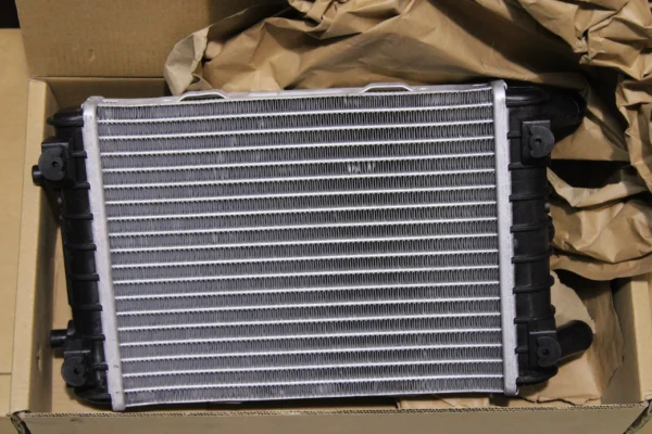 Audi Q7 Radiator 4M0121212B