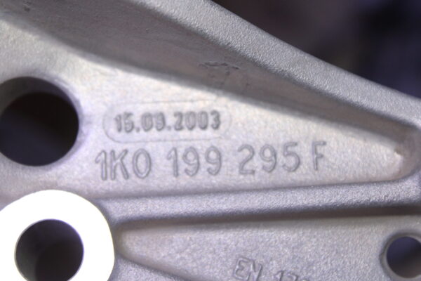 Volkswagen Console Left 1K0199295F