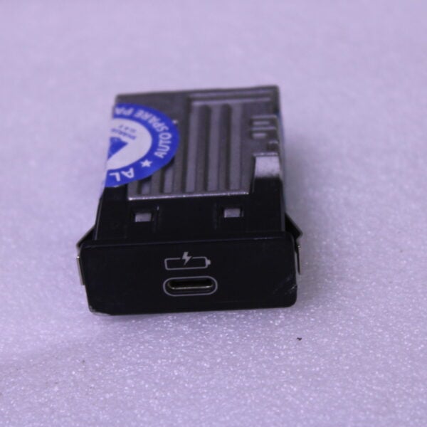 BMW 2 SERIES G42 USB SOCKET 84108711940