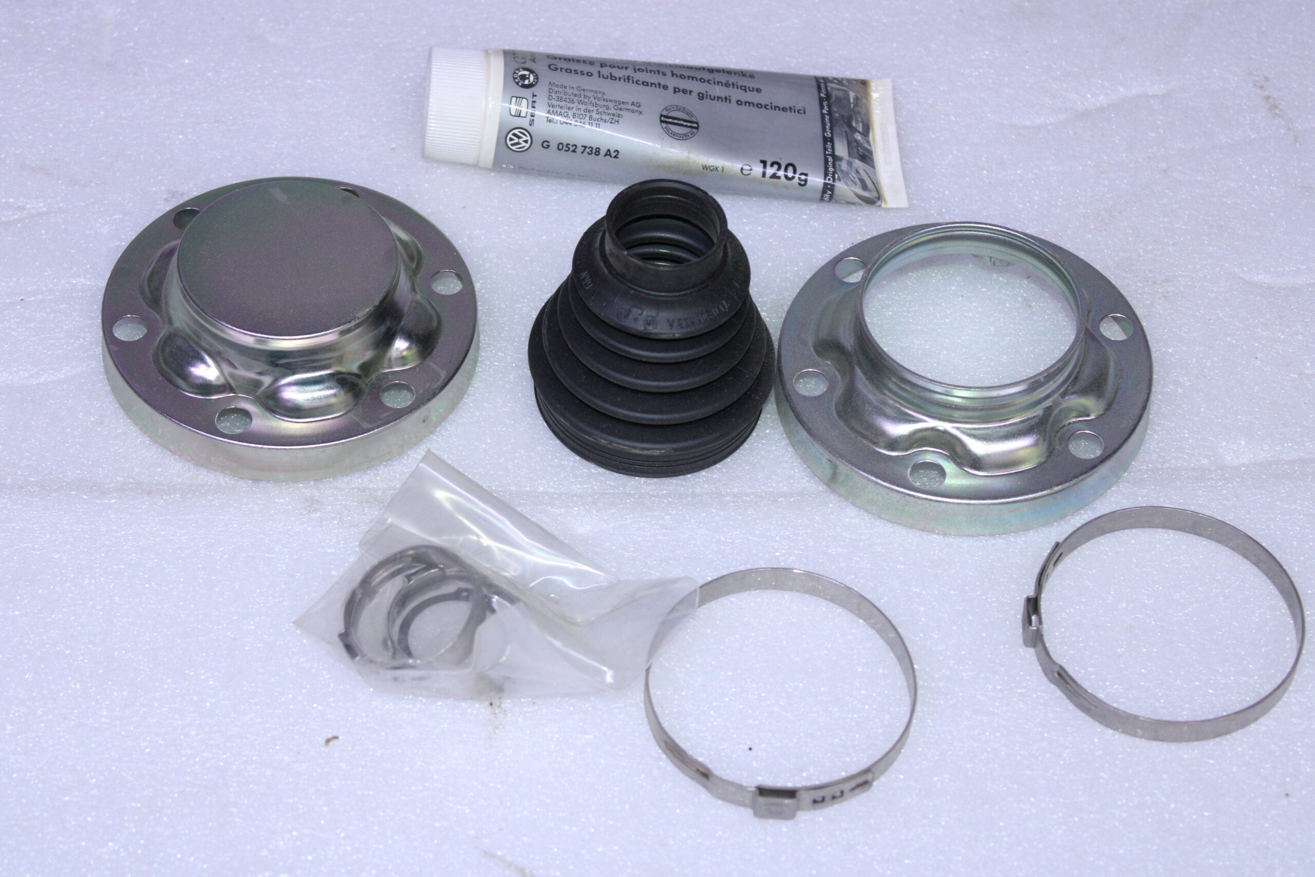 Volkswagen Joint Protective Boot With Assembly Items And Grease 7L0598201A Volkswagen Joint Protective Boot With Assembly Items And Grease 7L0598201A