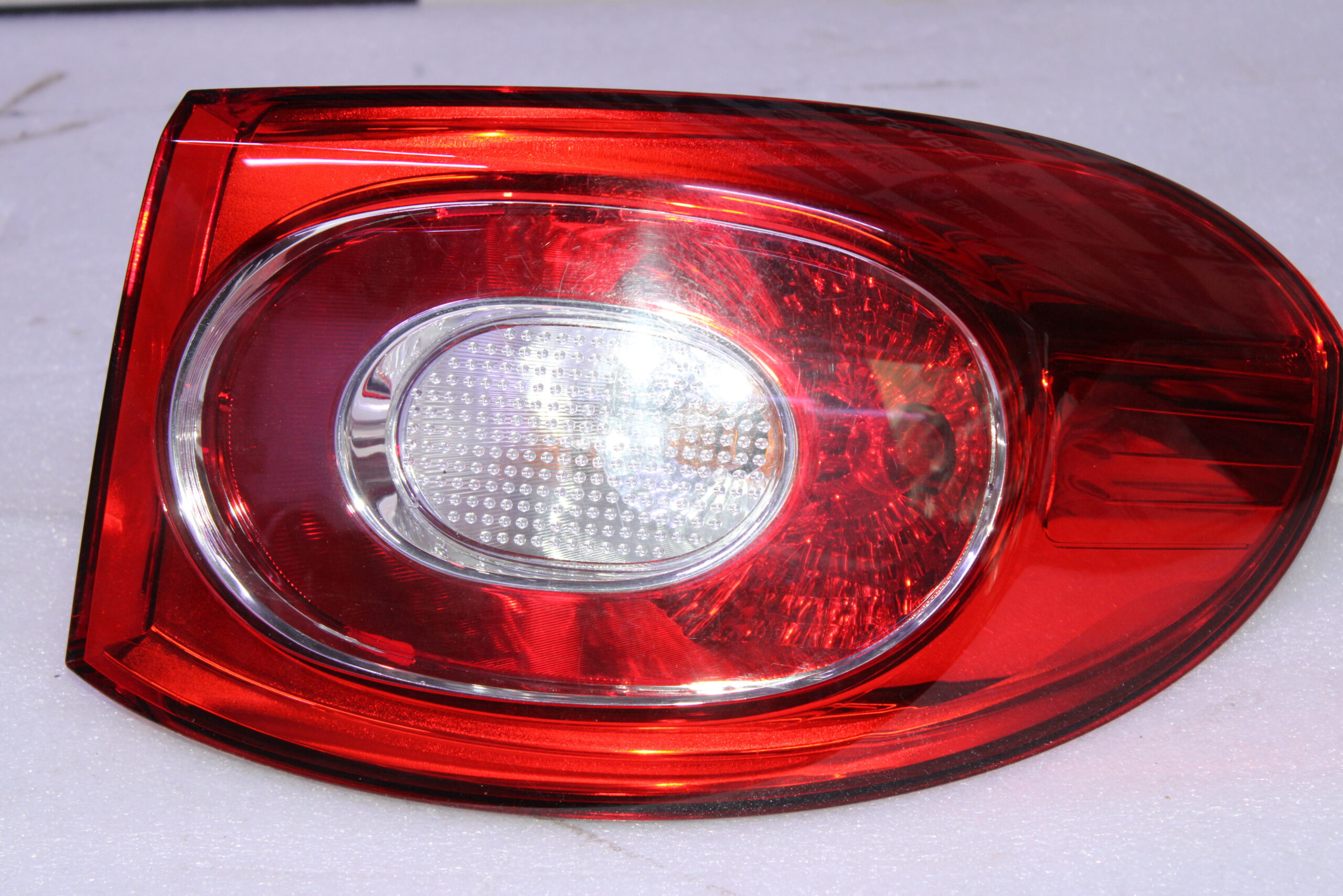 Volkswagen Tiguan Tail Light 5N0945096H Volkswagen Tiguan Tail Light 5N0945096H