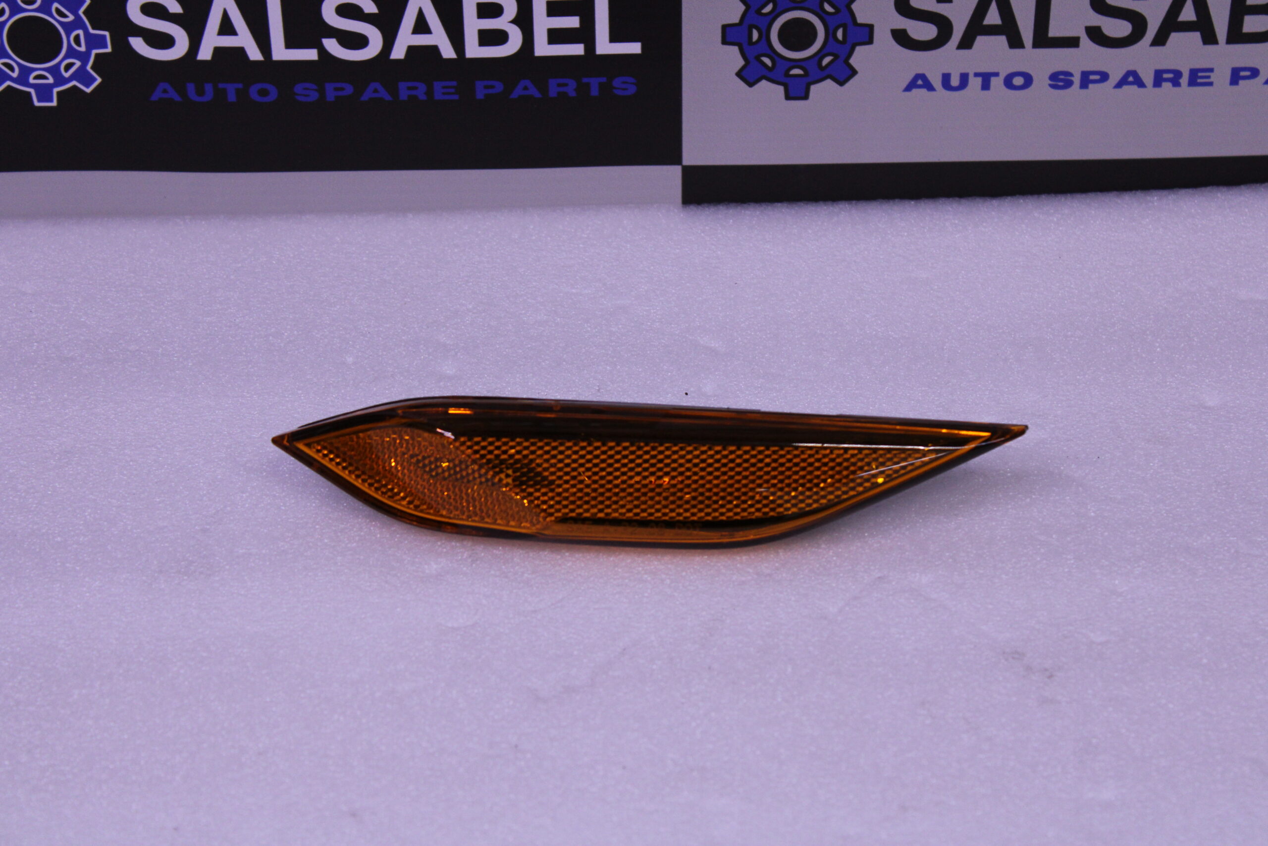 Porsche Side Marker Lamp 95863107200 Porsche Side Marker Lamp 95863107200