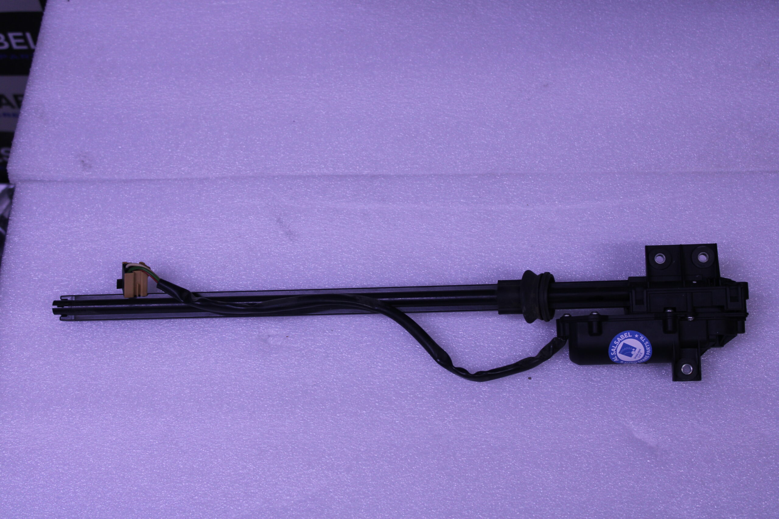 Porsche Cayenne Rear Right Side Shade Driving Mechanism 9918010005 Porsche Cayenne Rear Right Side Shade Driving Mechanism 9918010005