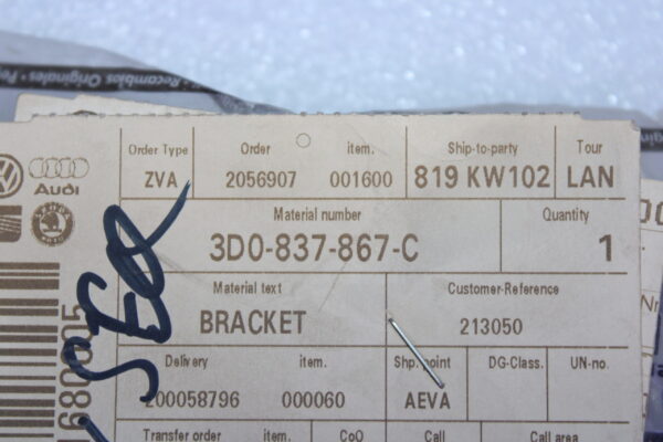 Volkswagen Retaining Bracket Lock Left 3D0837867C