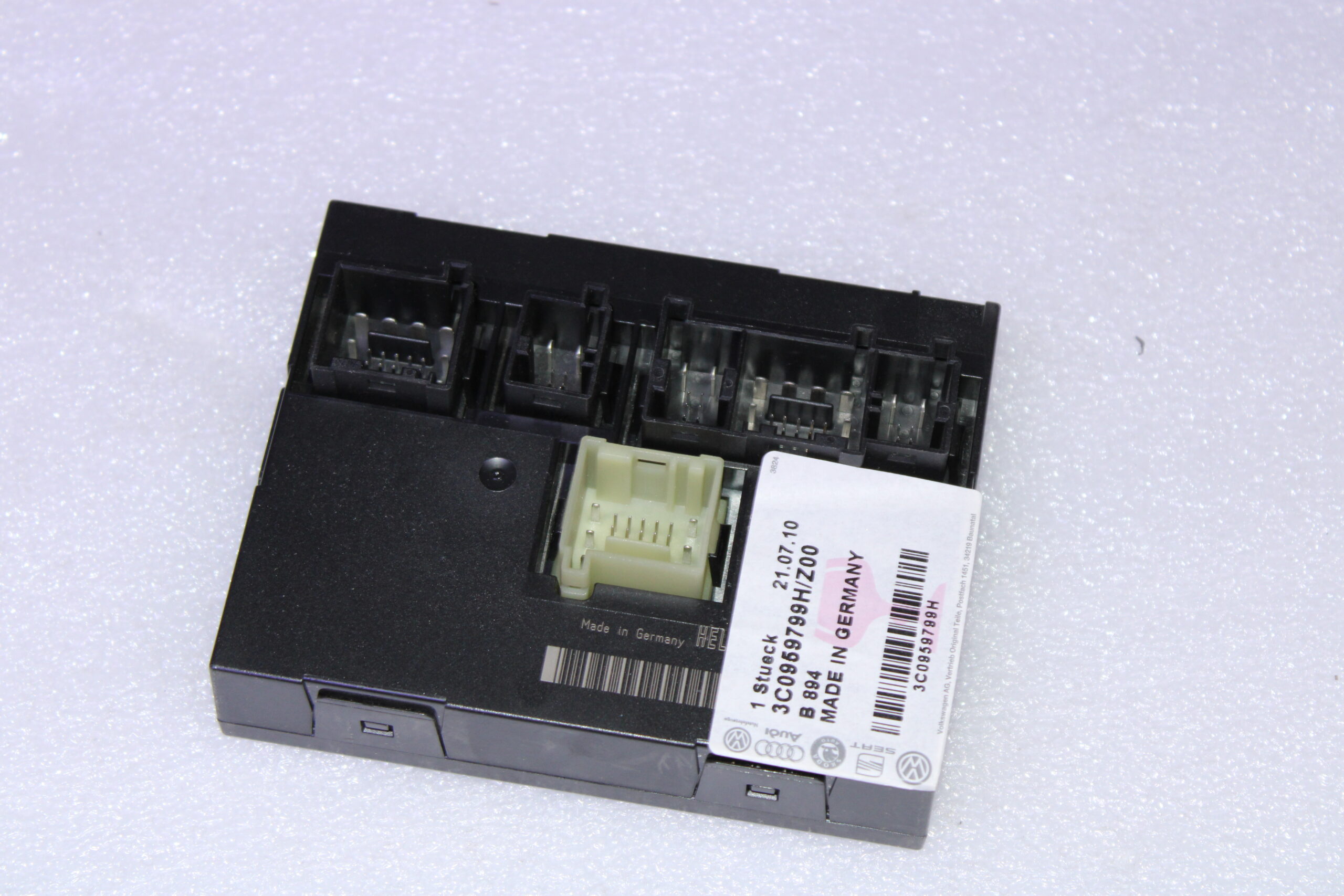 Volkswagen Control Unit For Access And Stert Authorisation 3C0959799H Z00 Volkswagen Control Unit For Access And Stert Authorisation 3C0959799H Z00