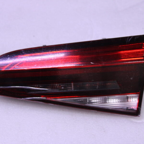 VOLKSWAGEN PASSAT LED TAIL LIGHT 561945094M