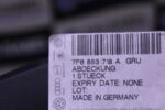 VOLKSWAGEN TOUAREG FRONT RIGHT MOLDING 7P6853718A