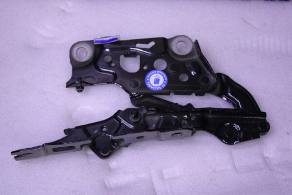 Bmw 5 Series G30 Front Left Side Bonnet Hinge 7347407