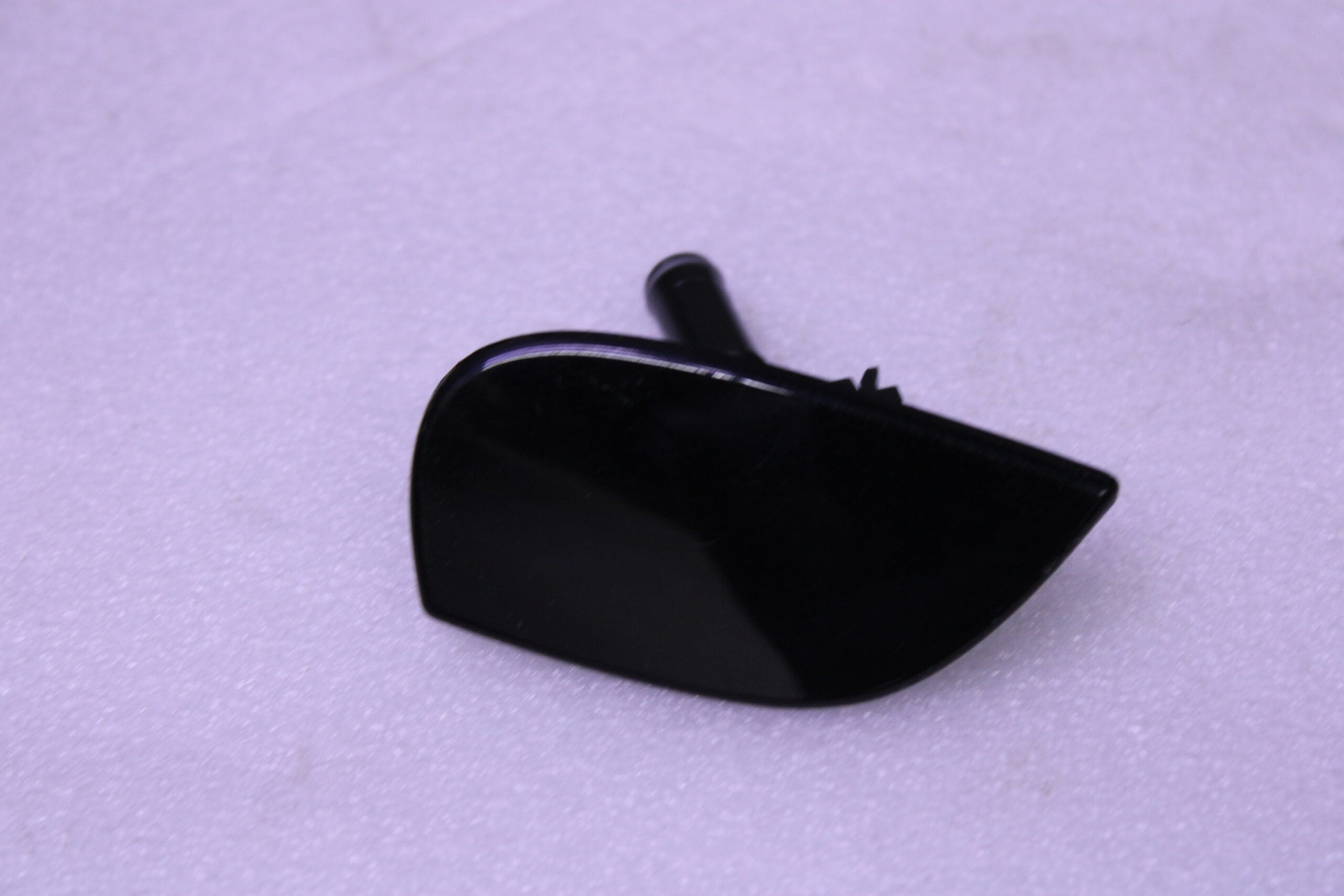 Porsche Macan Nozzle Holder Right 95B955100A Porsche Macan Nozzle Holder Right 958955100A