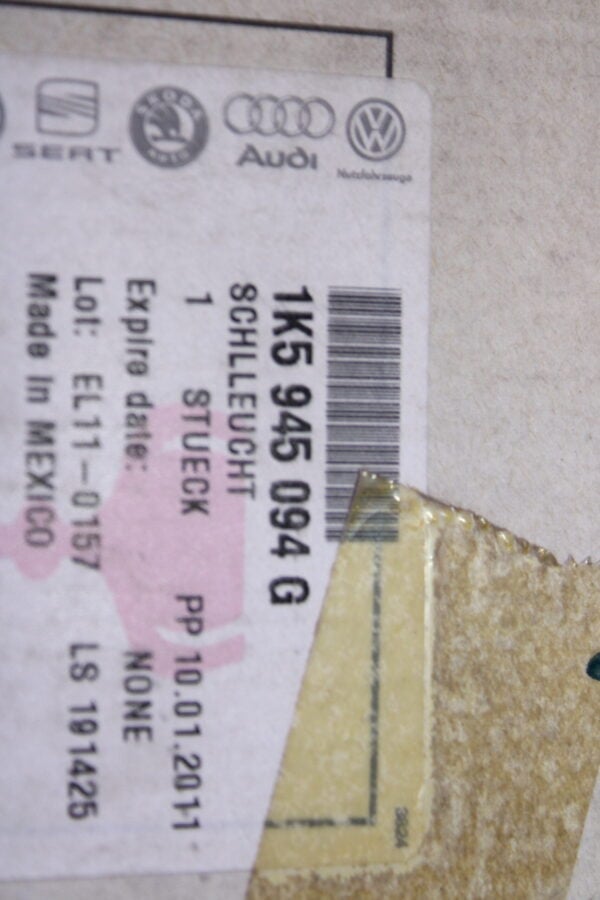 Volkswagen Tail Lights With Reversing 1K5945094G