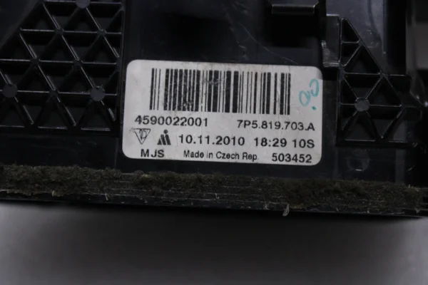 Porsche Cayenne Front Left Driver Side Dash Air Vent 7P5819703A