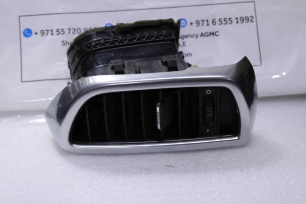 Porsche Cayenne Front Left Driver Side Dash Air Vent 7P5819703A