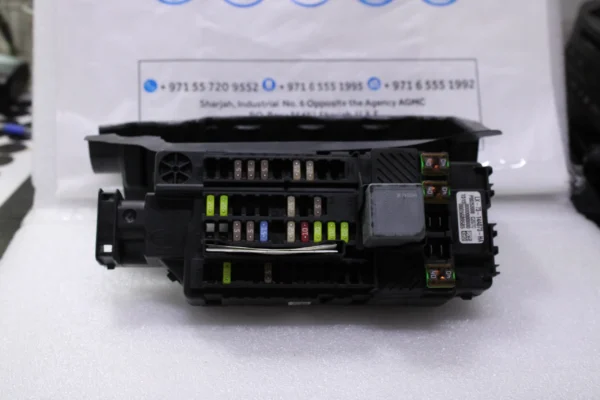Jaguar Xe P250 2.0 Petrol Fuse Relay Box Lx7314A073Ha