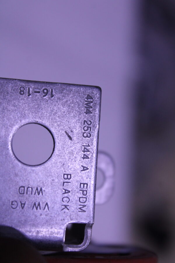 Volkswagen Bracket For Exhaust Silencer 4M4253144A