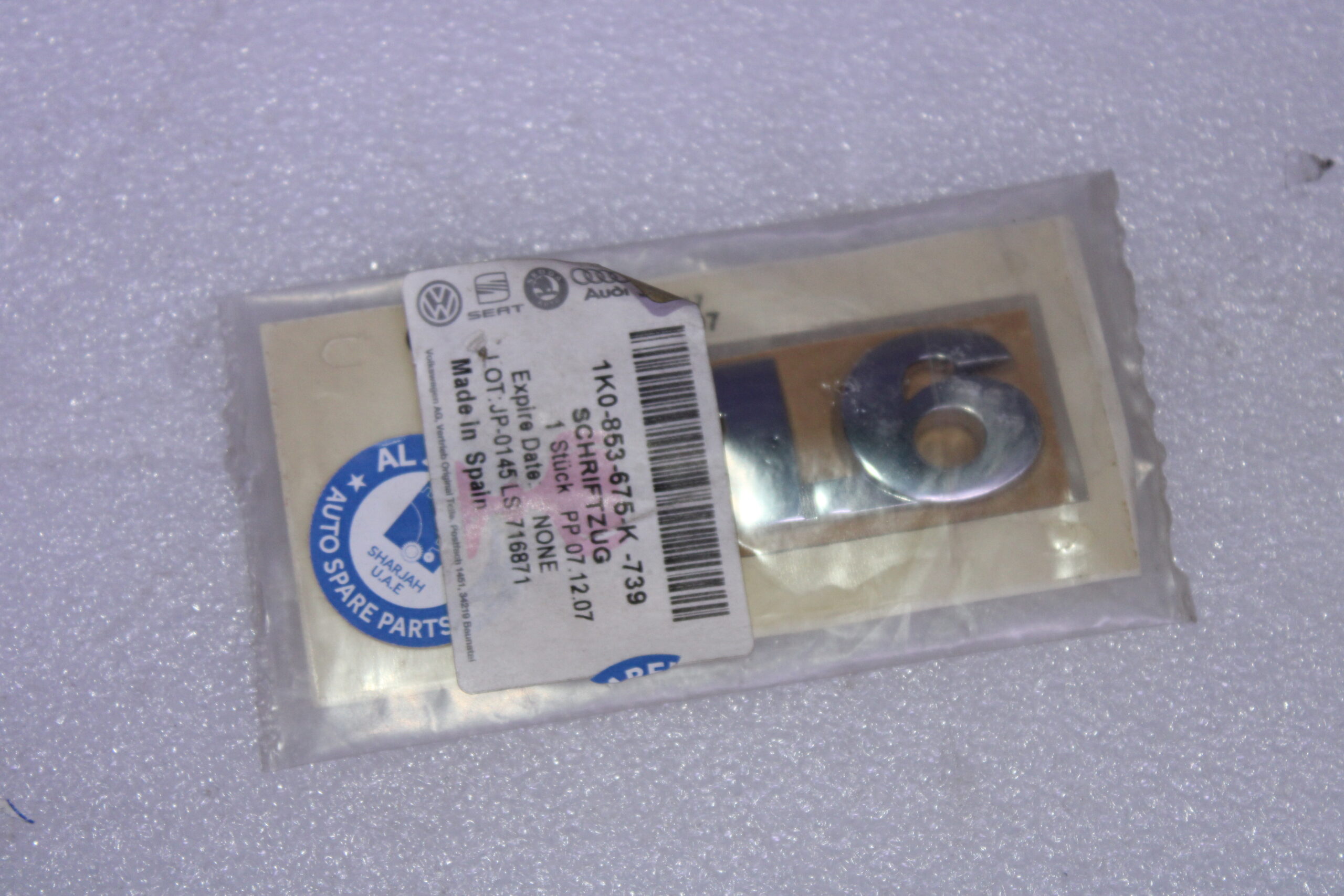 Volkswagen Insciption Chrome 1K0853675K 739 Volkswagen Insciption Chrome 1K0853675K 739