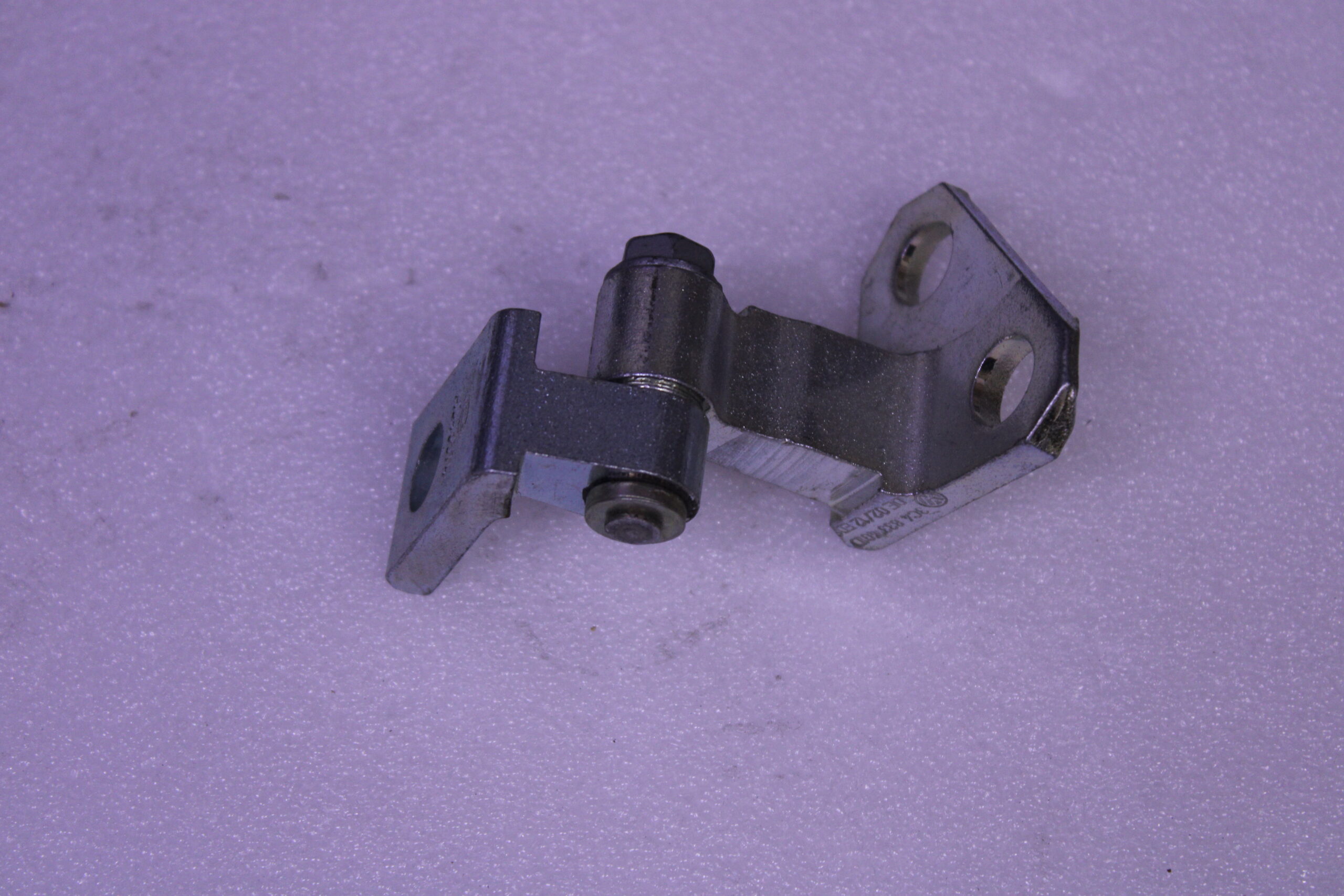 Volkswagen Door Hinge 3C4833401D Volkswagen Door Hinge 3C4833401D