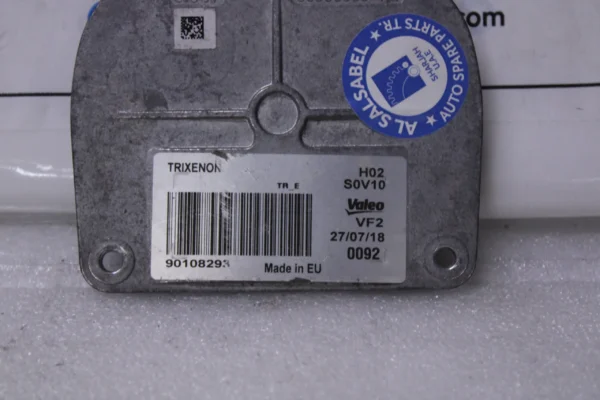 Maserati Levante Front Right Headlight Lamp Trixenon Ballast Module 90108293