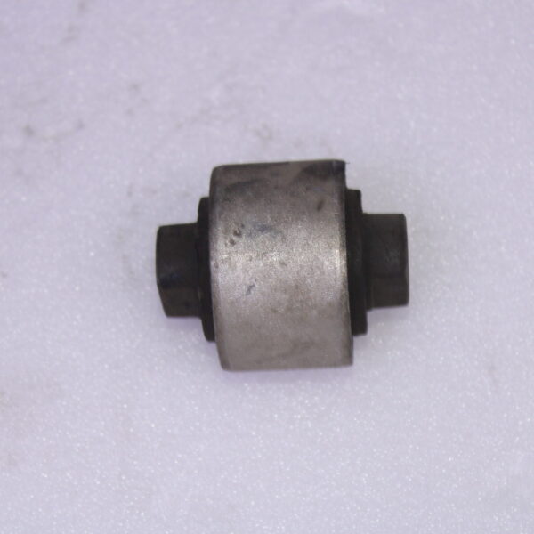 VOLKSWAGEN BONDED RUBBER BUSH 5Q0407182
