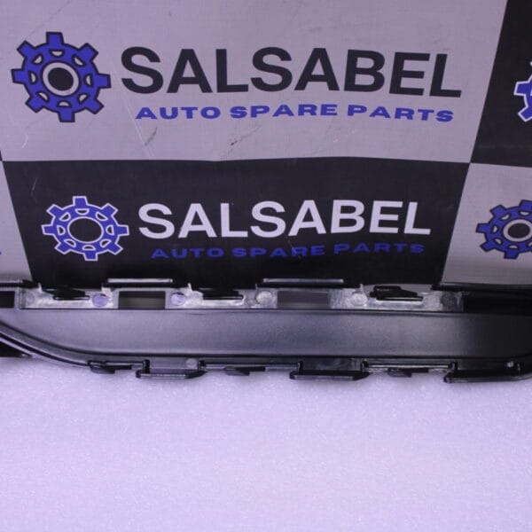 AUDI Q7 END CAP LEFT 4M0807749B