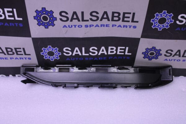 Audi Q7 End Cap Left 4M0807749B