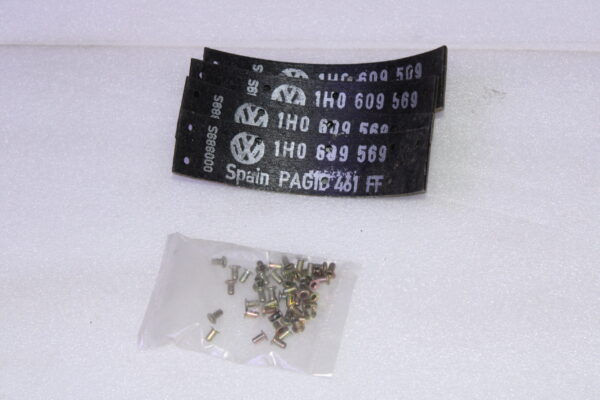 Volkswagen 1 Set Brake Linings For Dream Brakes 1H0698071