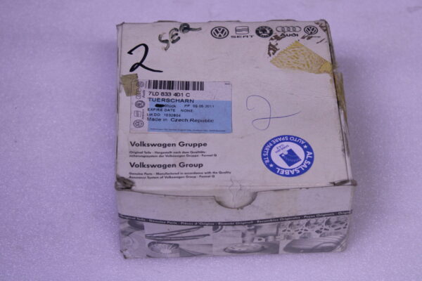 Audi Q7 Door Hinge 7L0833401C