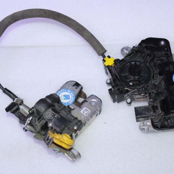 AUDI LID LOCK WITH MOTOR 4M0827506E