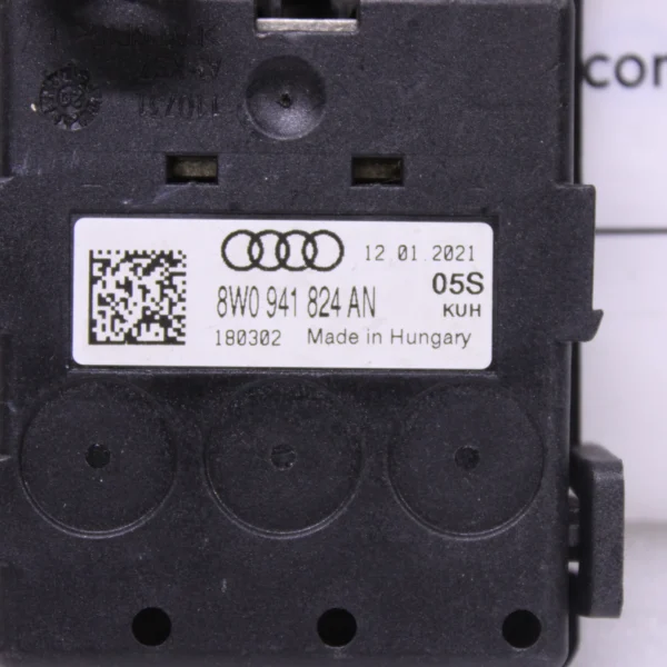 Audi A4 FUSE BOX WITH FUSE 8W0941824AN
