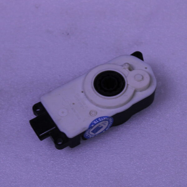 BMW SET UPPER & LOWER Grille Actuators 9881646 9881645