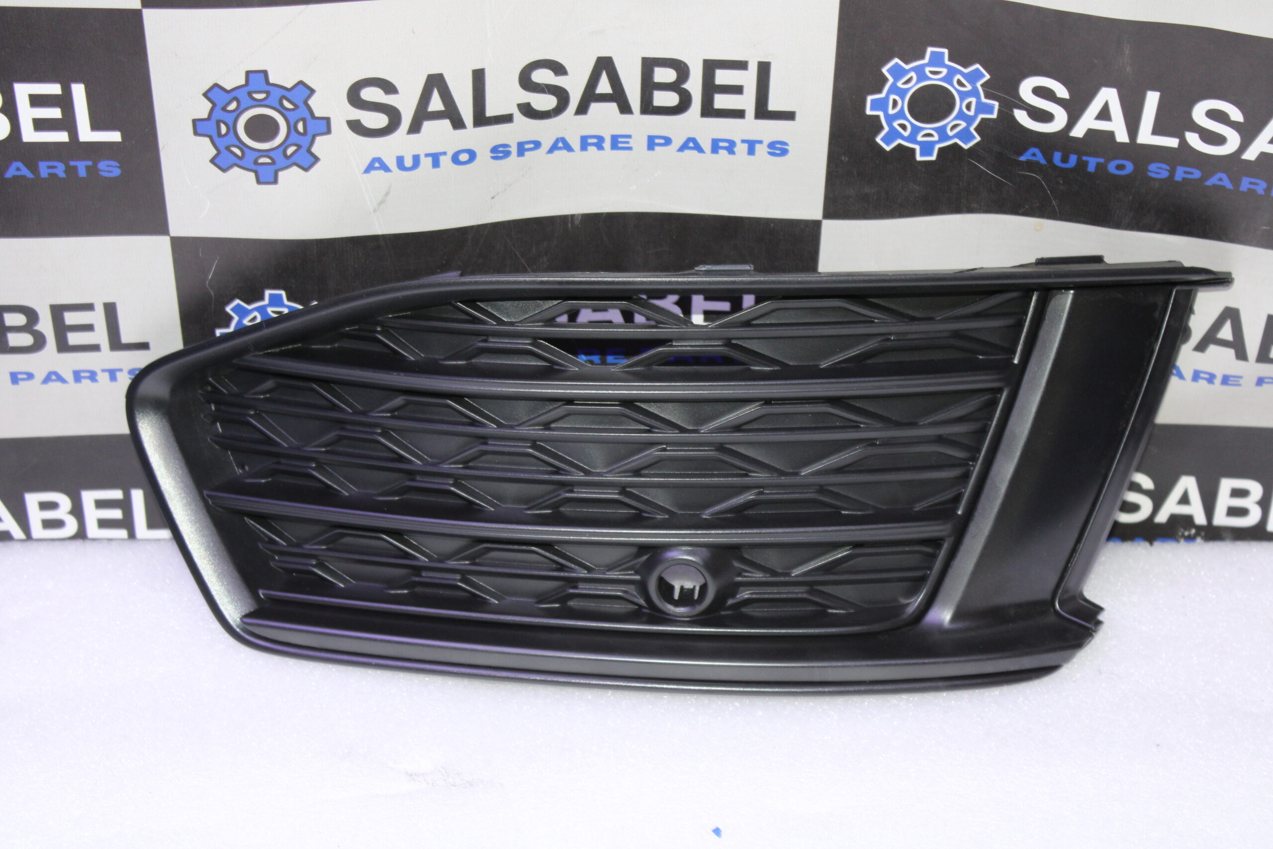 Audi A6 Air Guide Grille Right 4K0807648 2Zz Audi A6 Air Guide Grille Right 4K0807648 2Zz