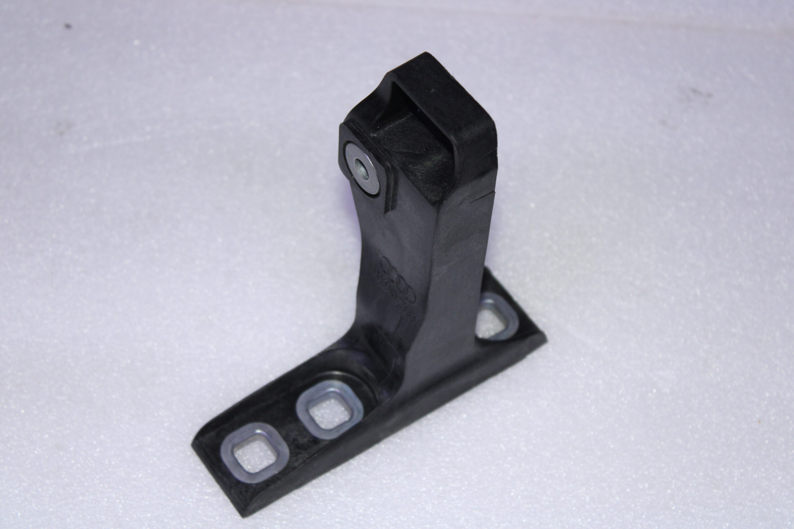 Audi Q7 Bracket 4M0807333 Audi Q7 Bracket 4M0807333