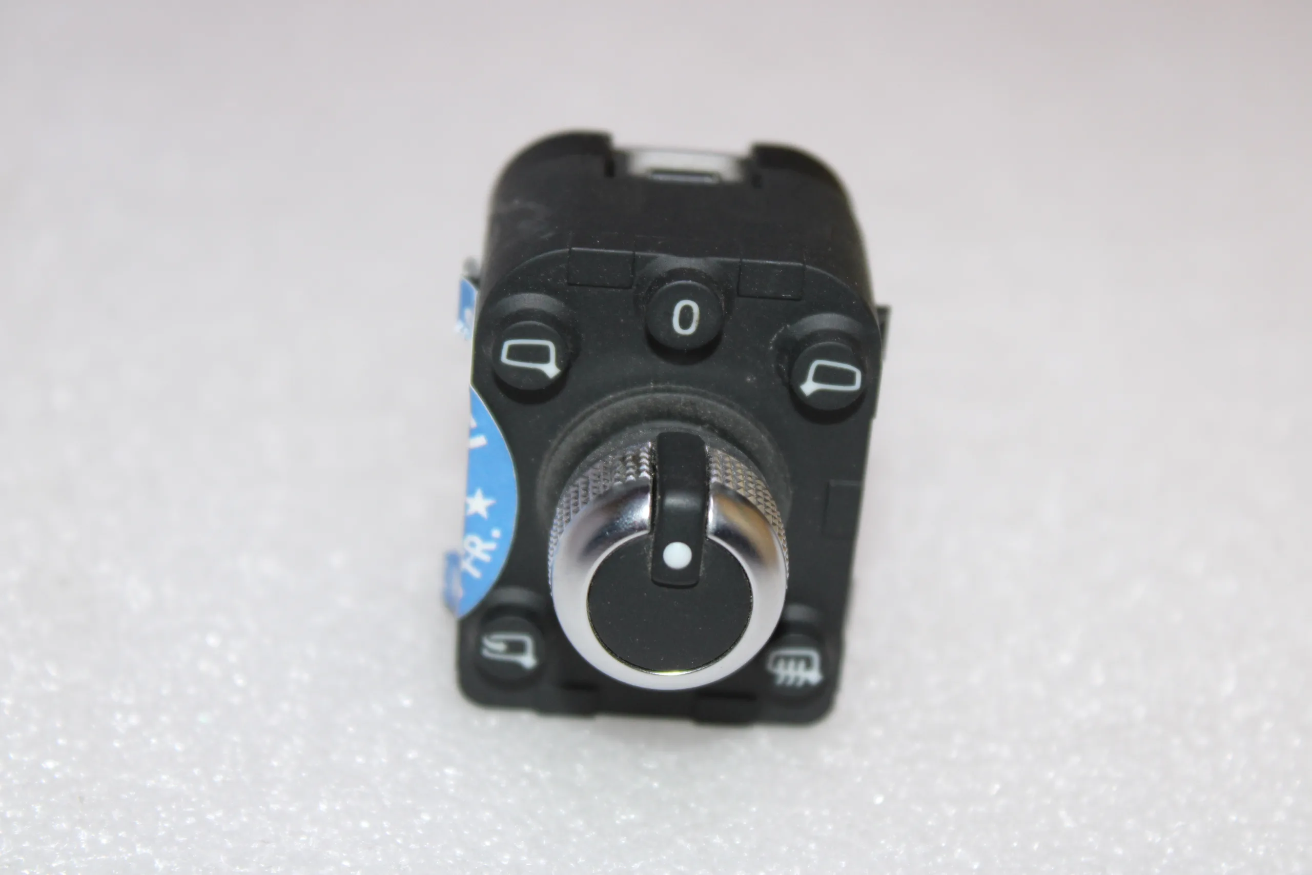 Audi A3 Q3 Mirror Switch 4M0959565T Audi A3 Q3 Mirror Switch 4M0959565T