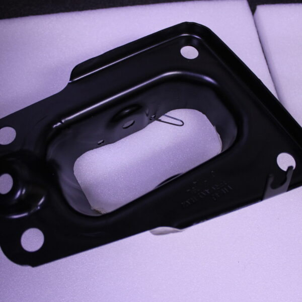 VOLKSWAGEN BRACKET 1K0505129L