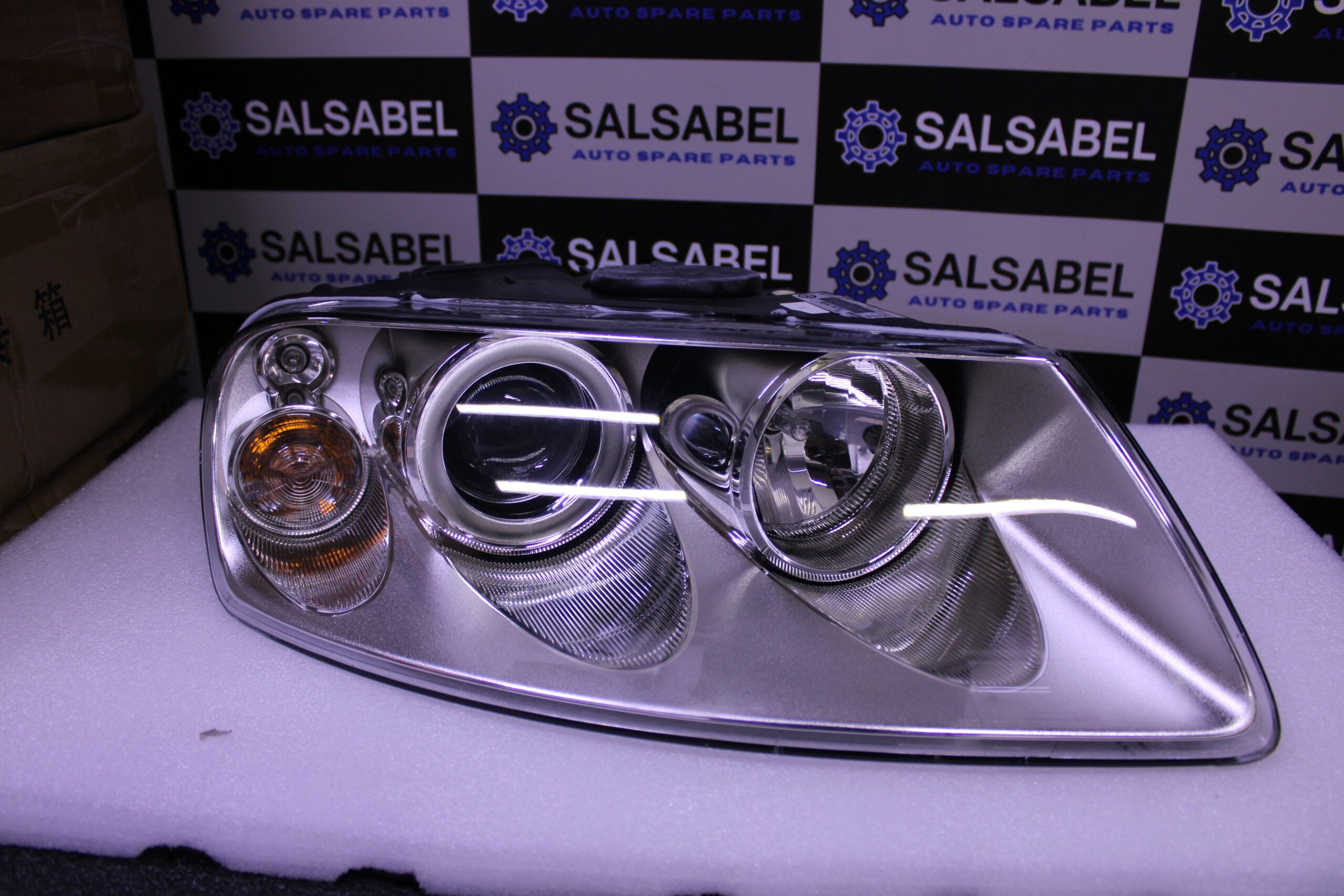 Volkswagen Halogen Twin Headlights Right 7L6941018Bf Volkswagen Halogen Twin Headlights Right 7L6941018Bf