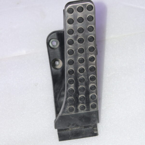 MERCEDES BENZ GLC63 AMG ACCELERATOR GAS THROTTLE PEDAL 2533000104