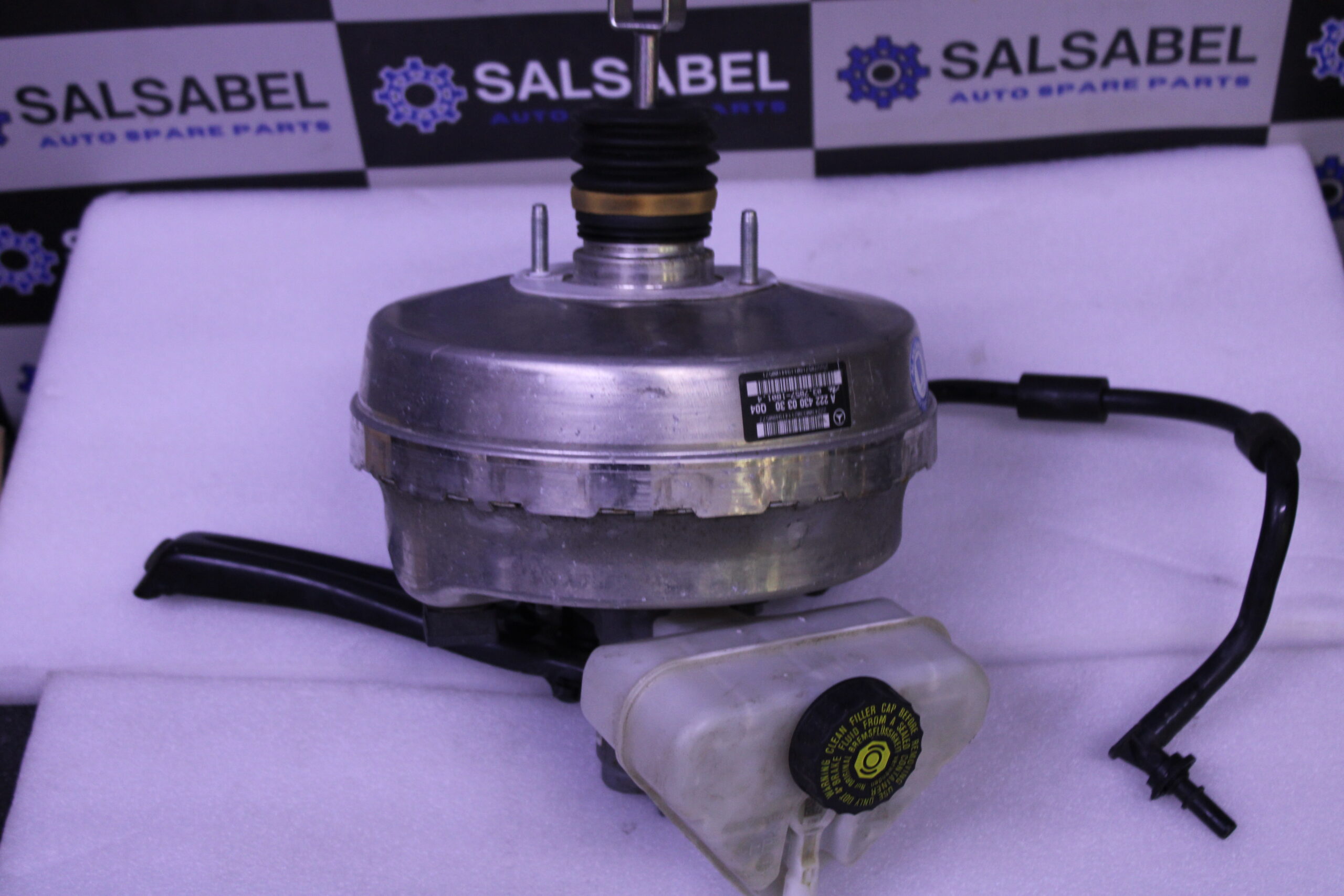 Mercedes Brake Booster Master Cylinder 2224300330 Mercedes Brake Booster Master Cylinder 2224300330
