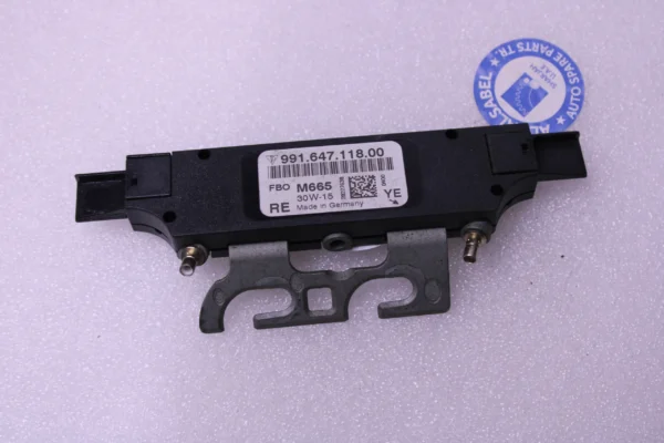 Porsche Cayman Radio Antenna Amplifier Booster 991647118