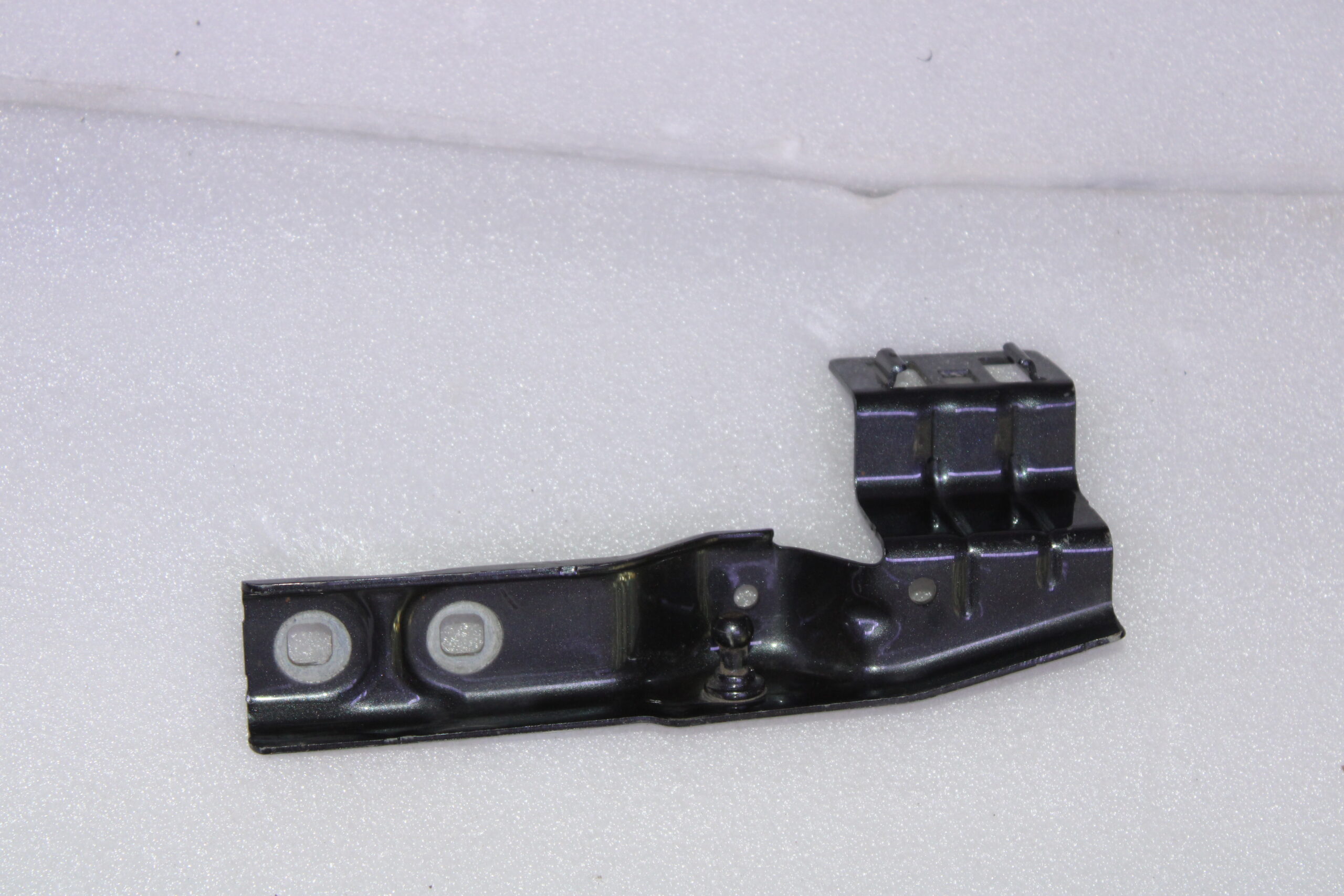 Bmw X2 Series F39 Hood Right Lift Cylinder Support Bracket Mount 7435946 Bmw X2 Series F39 Hood Right Lift Cylinder Support Bracket Mount 7435946