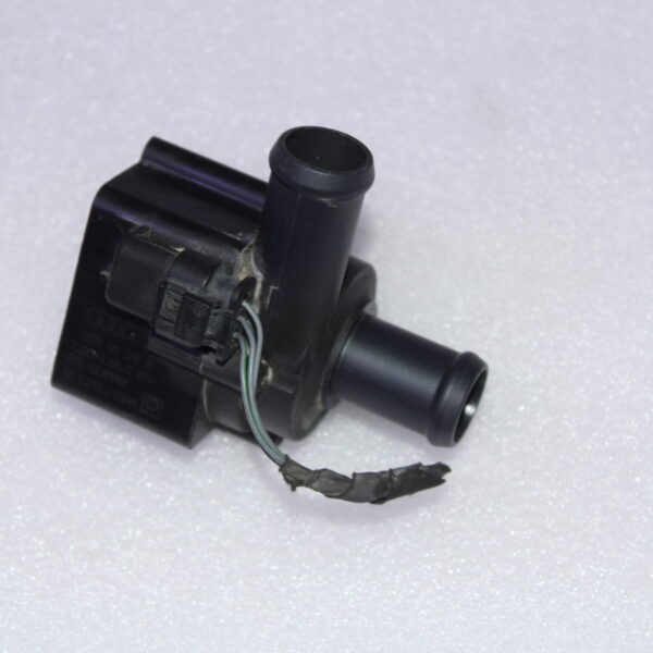 AUDI ADDITIONAL COOLANT PUMP 059121012A