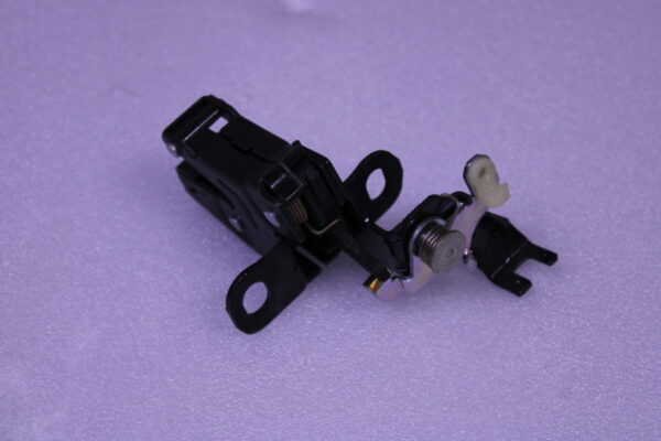 Volkswagen Rotary Latch Lock 7H0827161A 9B9